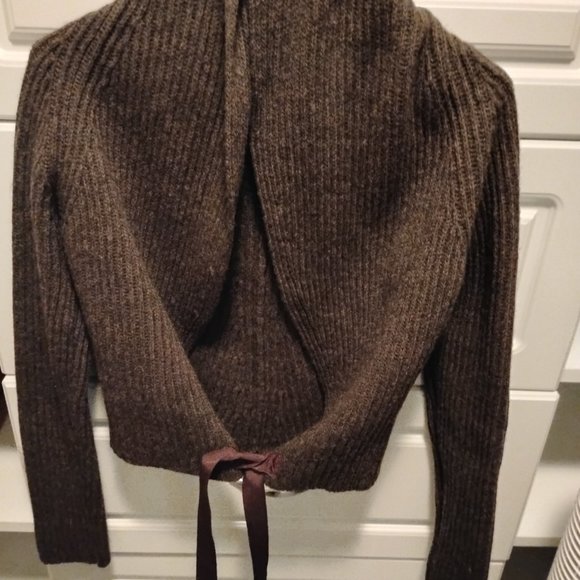 Gorgeous Lambswool Wrap Sweater - Picture 3 of 4